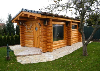 Natural log cabins with UdiFLEX Insulation system